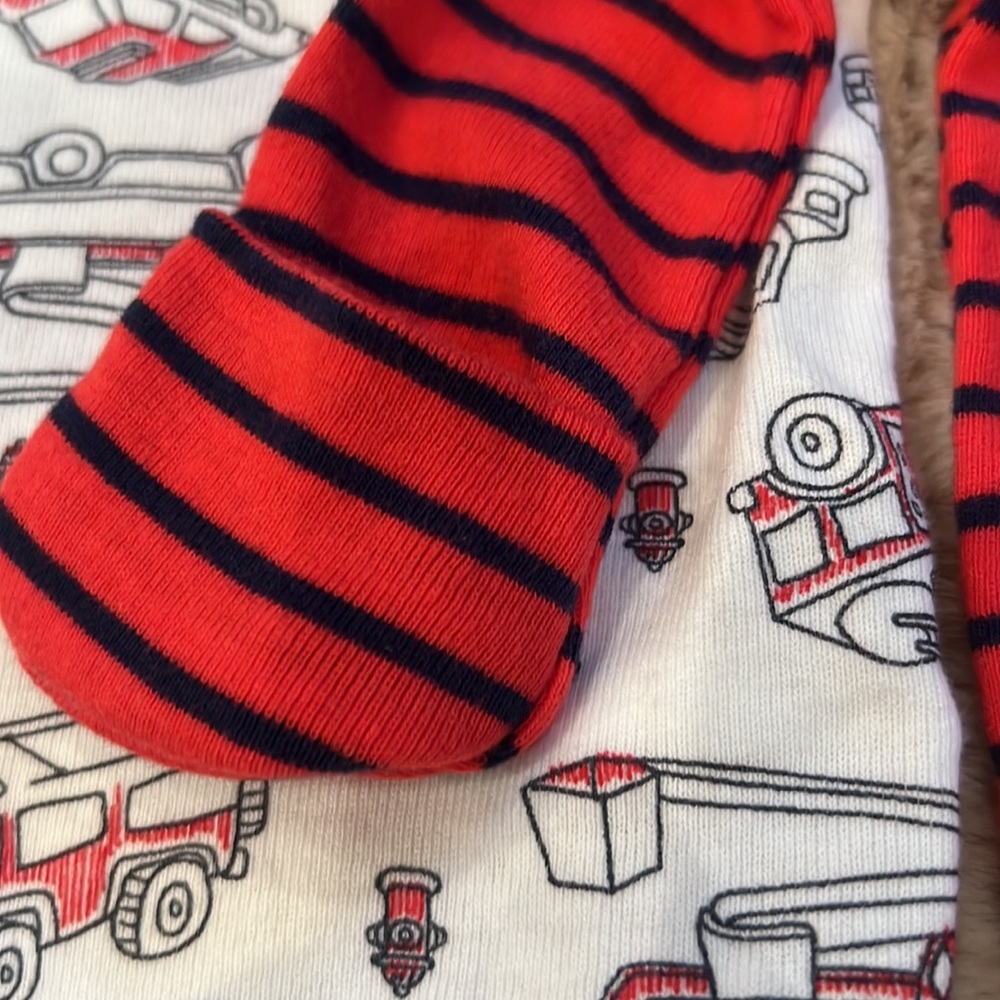 Preemie set outfit red cars - Picture 3 of 5